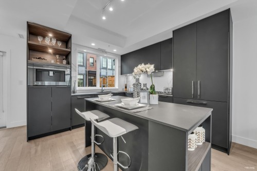 118-2070 Curling Road, North Vancouver, BC 