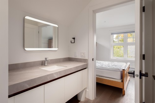 3792 34Th Avenue W, Vancouver, BC 