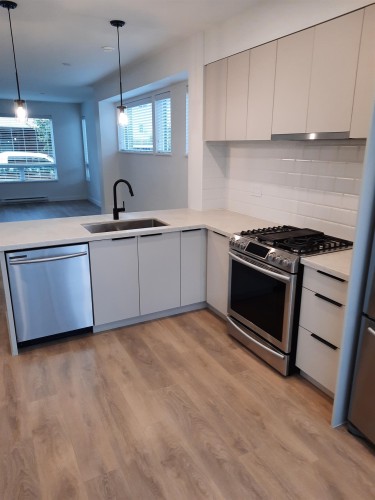 601-3021 St George Street, Port Moody, BC 