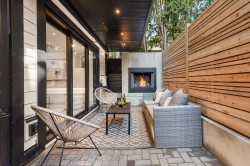 2-365 33rd Avenue E Vancouver, BC V5V 2Z8