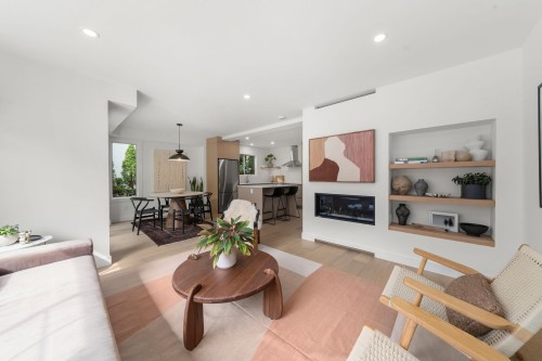 18-901 17Th Street W, North Vancouver, BC 