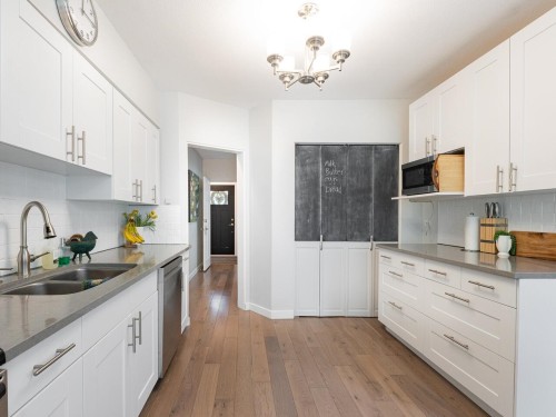 3706 King Edward Avenue W, Vancouver, BC 