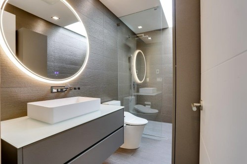 4577 Capilano Road, North Vancouver, BC 