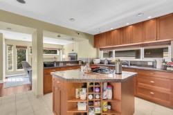 4255 St Pauls Avenue  North Vancouver, BC V7N 1T4