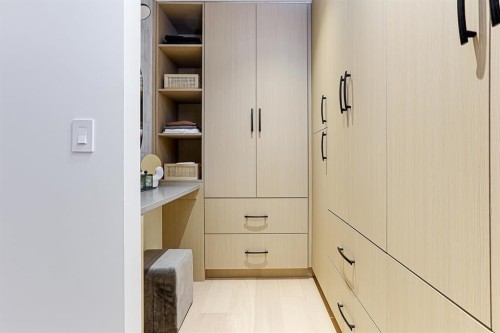 1943 6Th Avenue E, Vancouver, BC 