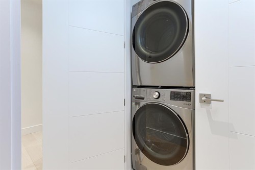 1943 6Th Avenue E, Vancouver, BC 