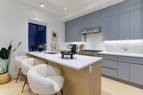 1943 6Th Avenue E, Vancouver, BC 