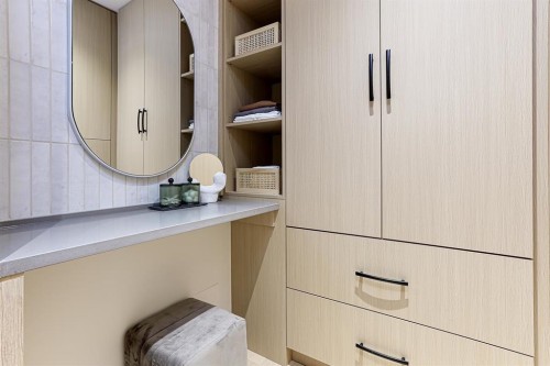 1943 6Th Avenue E, Vancouver, BC 