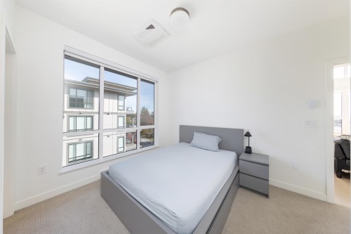 607-7588 16Th Street, Burnaby, BC 