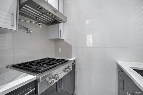 3537 18Th Avenue W, Vancouver, BC 