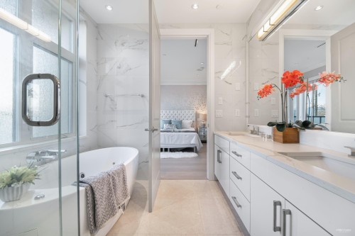 3537 18Th Avenue W, Vancouver, BC 