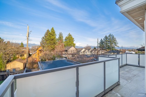 3537 18Th Avenue W, Vancouver, BC 