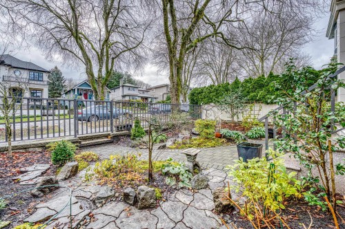 3537 18Th Avenue W, Vancouver, BC 