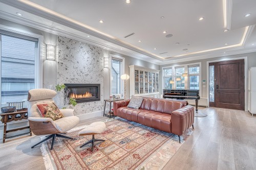 3537 18Th Avenue W, Vancouver, BC 