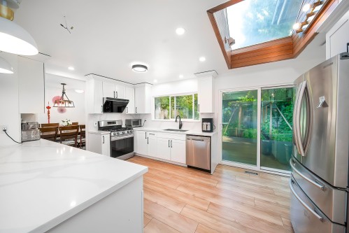 2011 Paulus Crescent, Burnaby, BC 