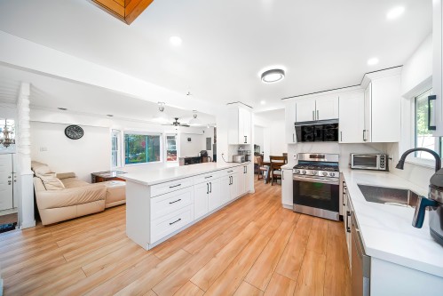 2011 Paulus Crescent, Burnaby, BC 