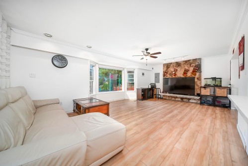 2011 Paulus Crescent, Burnaby, BC 