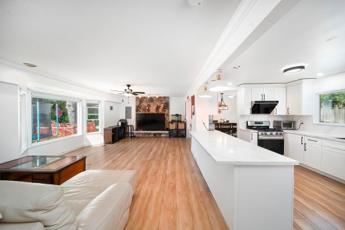 2011 Paulus Crescent, Burnaby, BC 