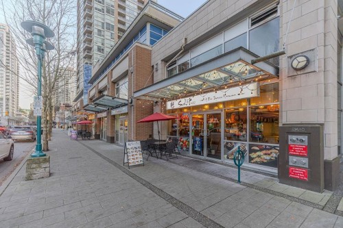 1004-2968 Glen Drive, Coquitlam, BC 