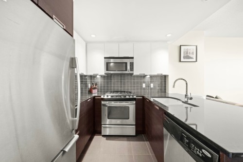 1004-2968 Glen Drive, Coquitlam, BC 