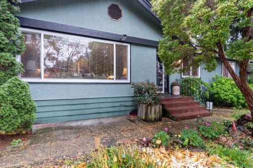 5280 1 Avenue, Delta, BC 