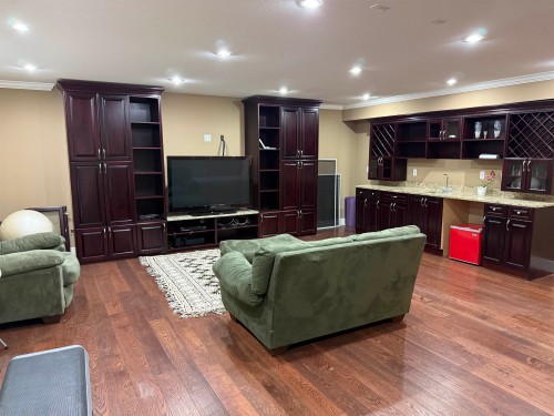 647 Ivy Avenue, Coquitlam, BC 