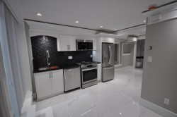 7828 Albert Street  Vancouver, BC V5X 3Z7