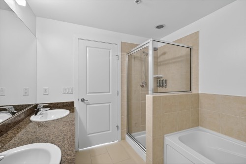 702-11 Royal Avenue E, New Westminster, BC 