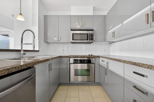 702-11 Royal Avenue E, New Westminster, BC 