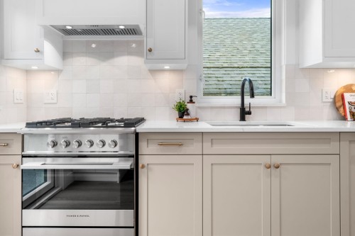 2528 Mcgill Street, Vancouver, BC 