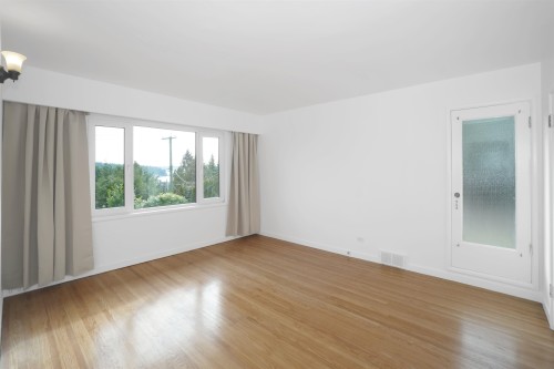 875 Esquimalt Avenue, West Vancouver, BC 