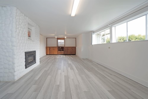 875 Esquimalt Avenue, West Vancouver, BC 