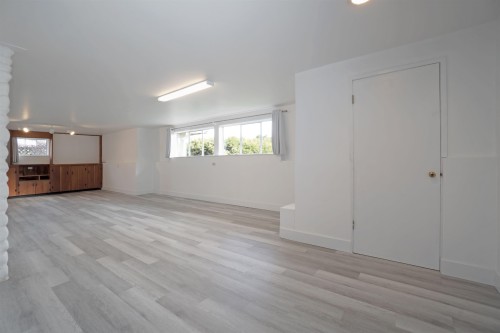 875 Esquimalt Avenue, West Vancouver, BC 