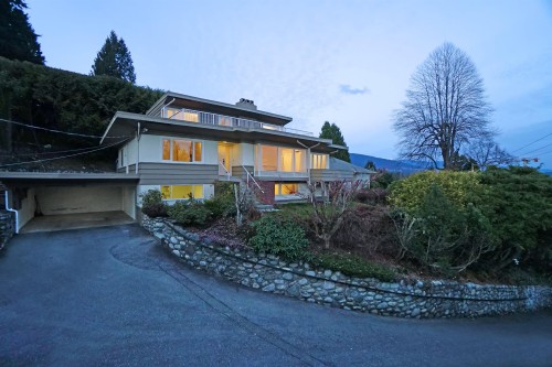 875 Esquimalt Avenue, West Vancouver, BC 