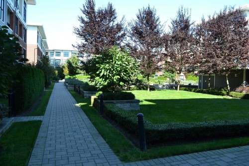 126-9500 Tomicki Avenue, Richmond, BC 