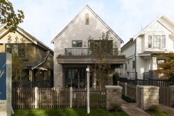 1-15 20th Avenue W Vancouver, BC V5Y 2C2