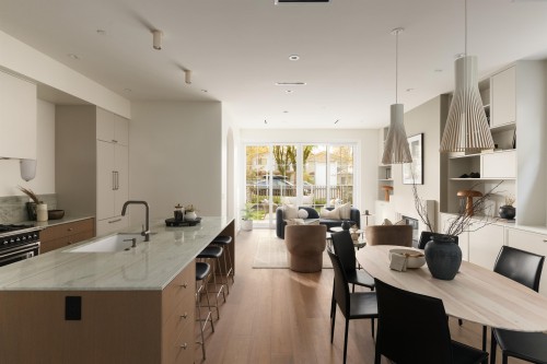 1-15 20Th Avenue W, Vancouver, BC 