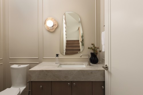 1-15 20Th Avenue W, Vancouver, BC 