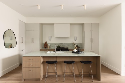 1-15 20Th Avenue W, Vancouver, BC 