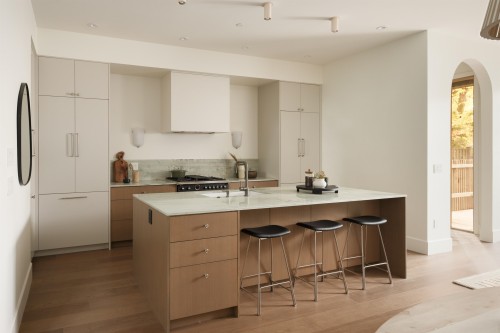 1-15 20Th Avenue W, Vancouver, BC 