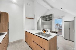 3-829 Keefer Street  Vancouver, BC V6A 1Y8