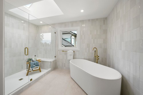 1 Cedarwood Court, Port Moody, BC 