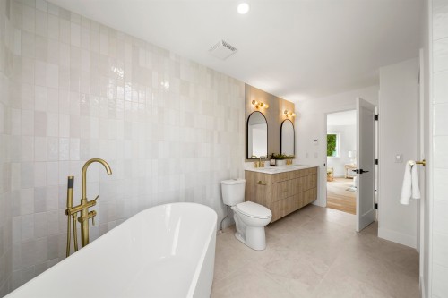 1 Cedarwood Court, Port Moody, BC 