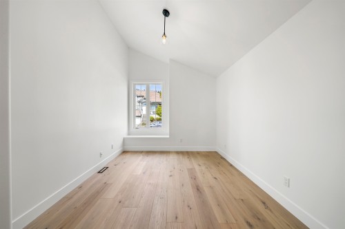 1 Cedarwood Court, Port Moody, BC 