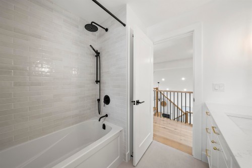 1 Cedarwood Court, Port Moody, BC 