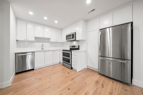 1 Cedarwood Court, Port Moody, BC 