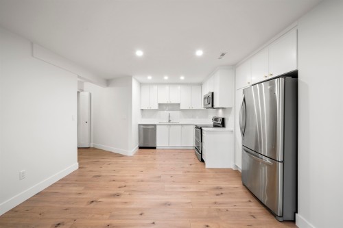 1 Cedarwood Court, Port Moody, BC 