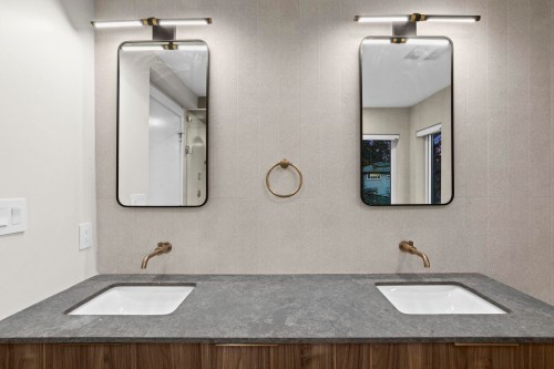 3071 Fromme Road, North Vancouver, BC 