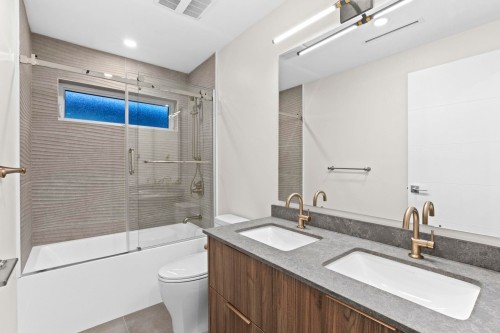 3071 Fromme Road, North Vancouver, BC 