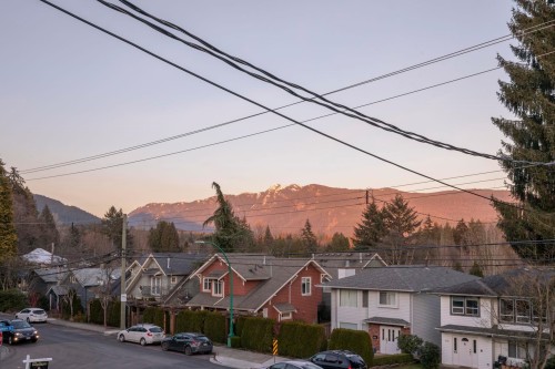 3071 Fromme Road, North Vancouver, BC 